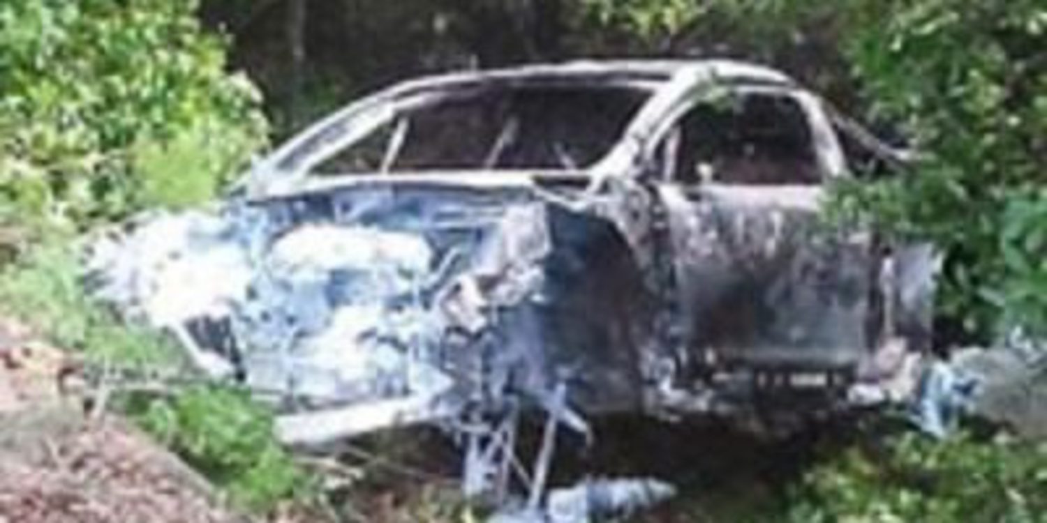 Robert Kubica domina el Rally du Var hasta incendiar su coche