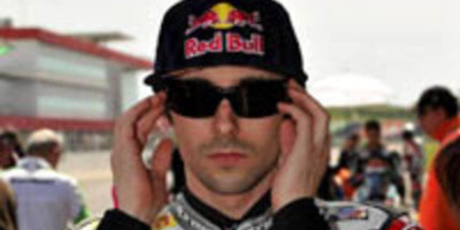Eugene Laverty da pasos hacia delante con Aprilia