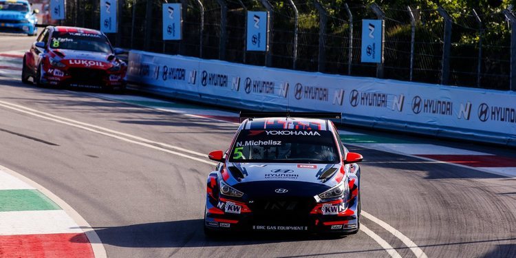 Triunfo cómodo de Norbert Michelisz para avivar la lucha por el título