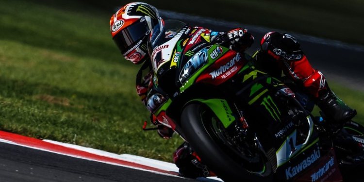 Rea gana la Superpole Race en Donington