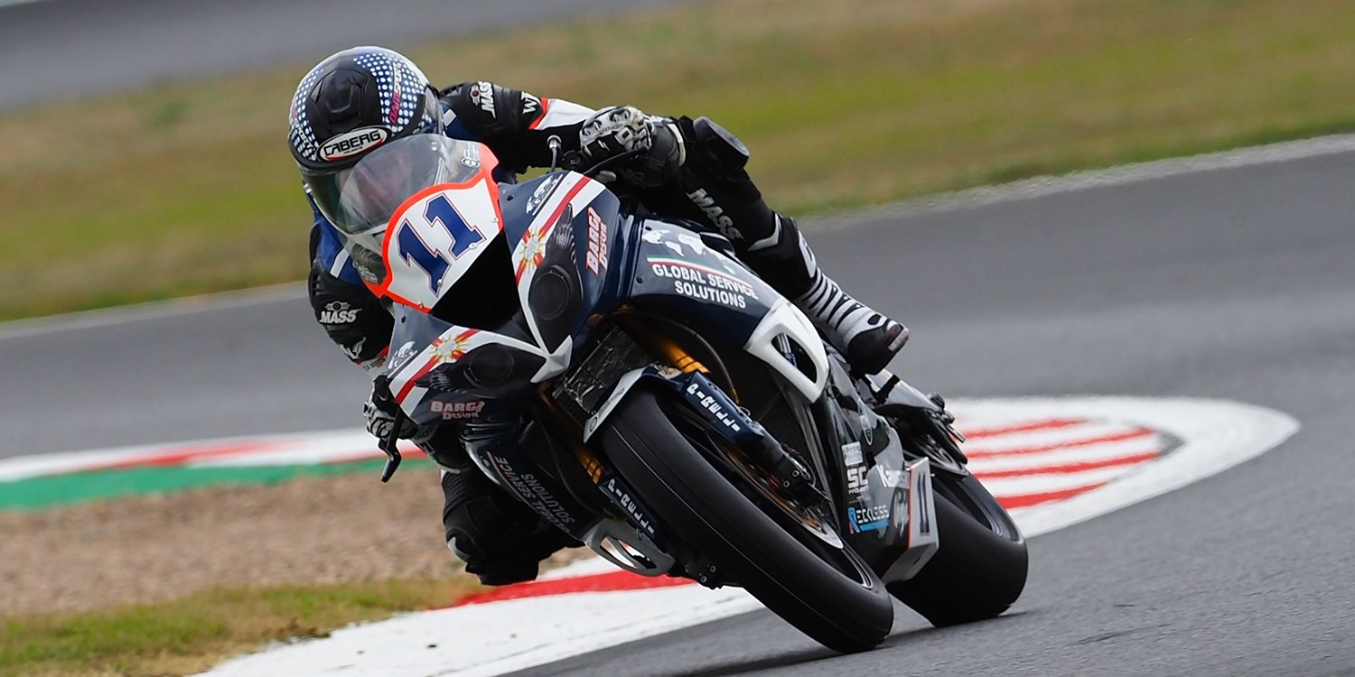 Kyle Smith se erige como poleman en Magny Cours
