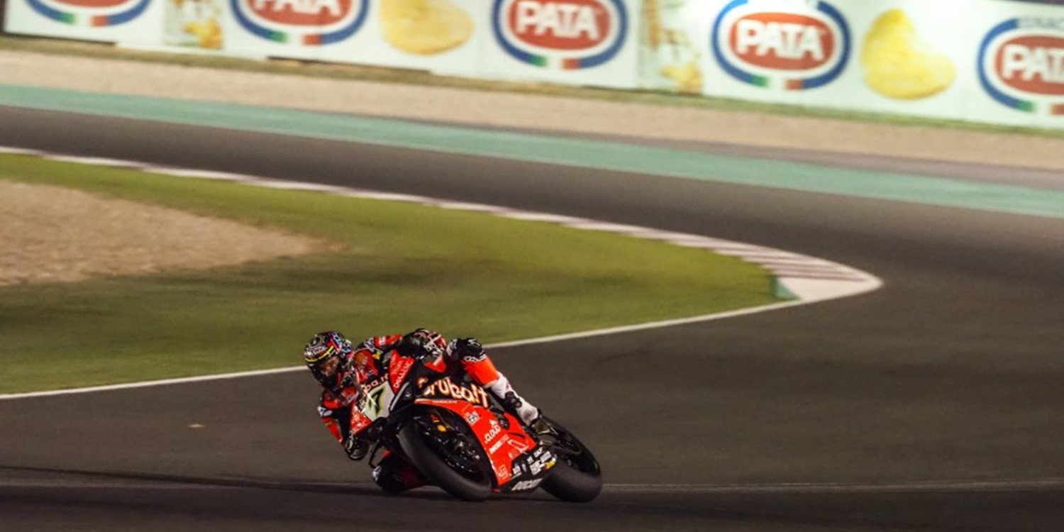 Jonathan Rea y Chaz Davies dominan el viernes en Losail