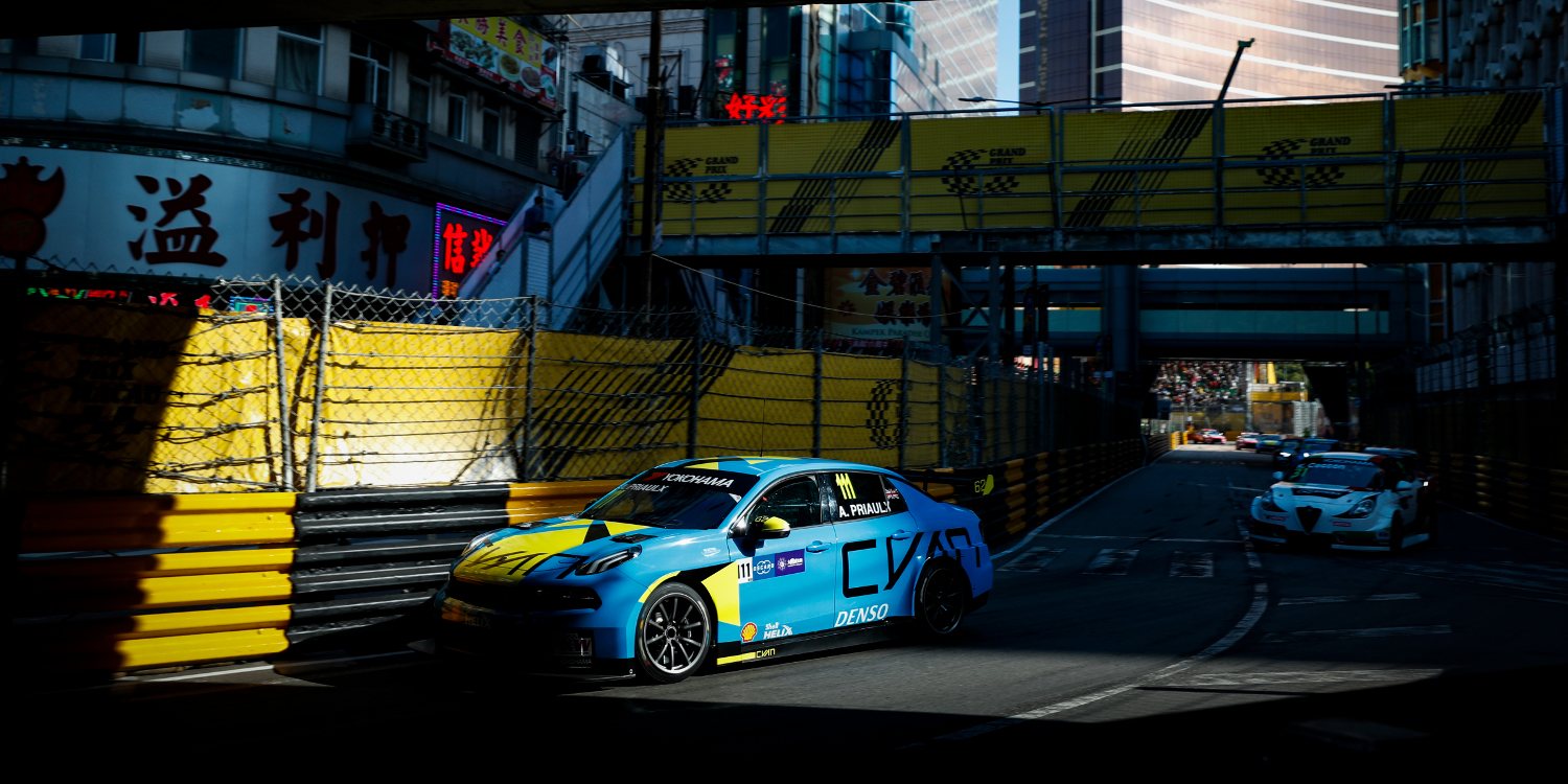 Andy Priaulx gana en su vuelta al WTCR en el circuito callejero de Macao