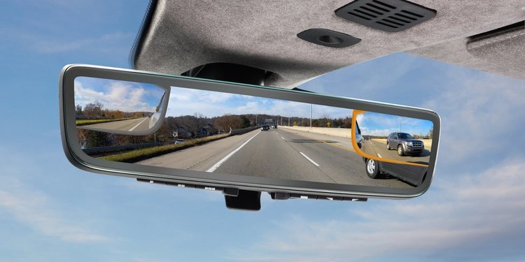 Aston Martin incorporará un retrovisor digital en el DBS Superleggera