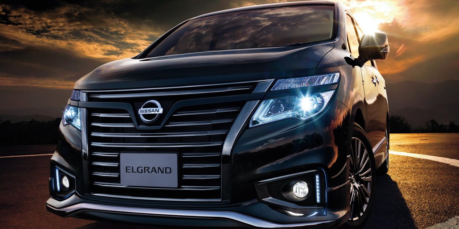 Nissan Elgrand Highway Star Jet Black Urban Chrome