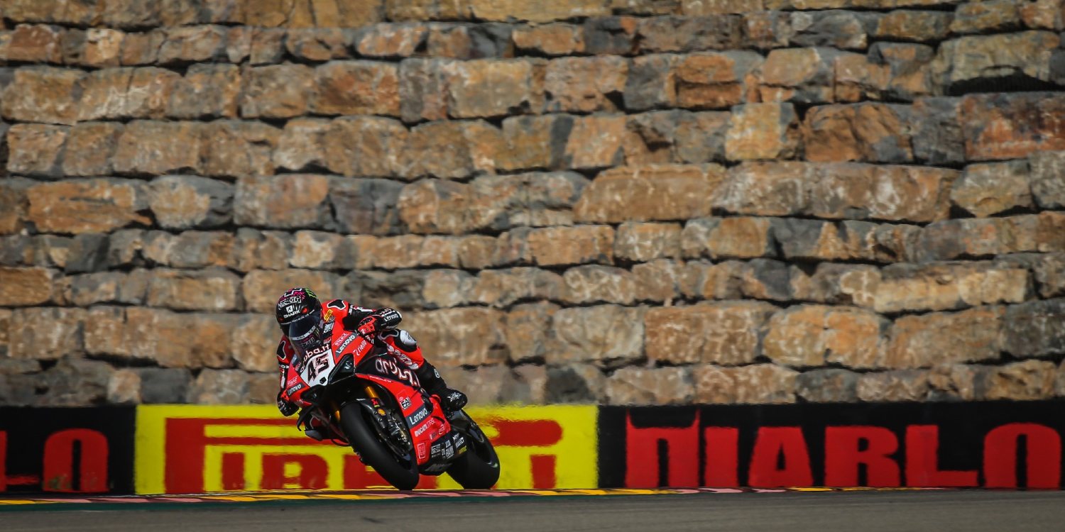 Scott Redding se lleva la victoria en Motorland