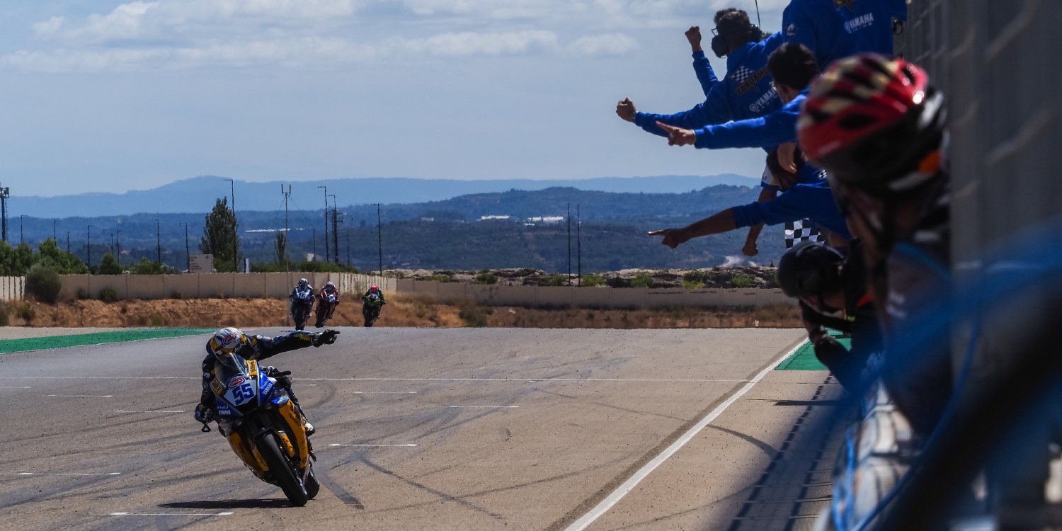 Andrea Locatelli arrasa en MotorLand