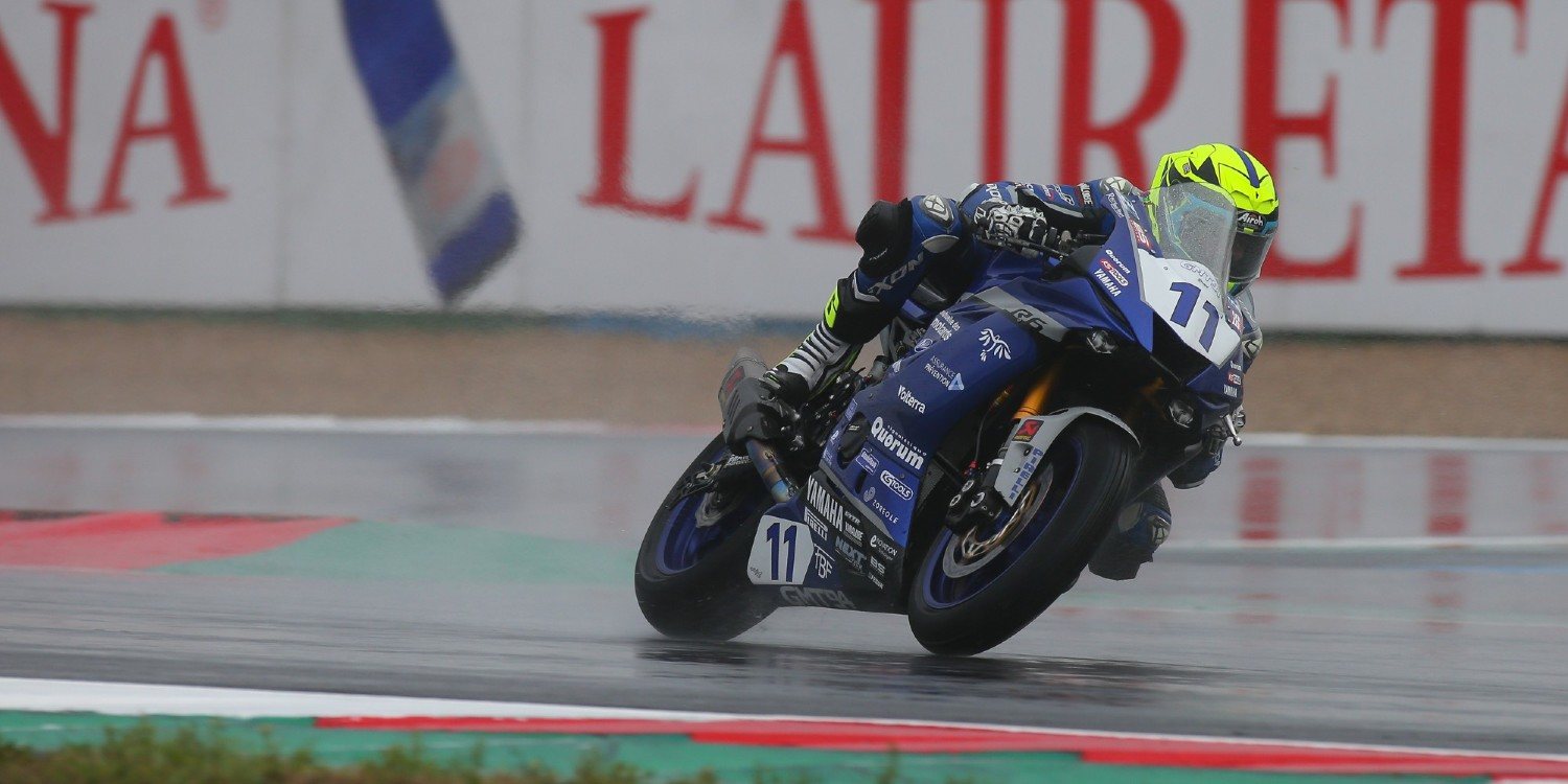 Kyle Smith lidera la combinada del viernes en Magny Cours