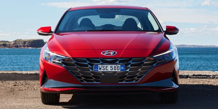 Hyundai presentó el i30 sedan 2021
