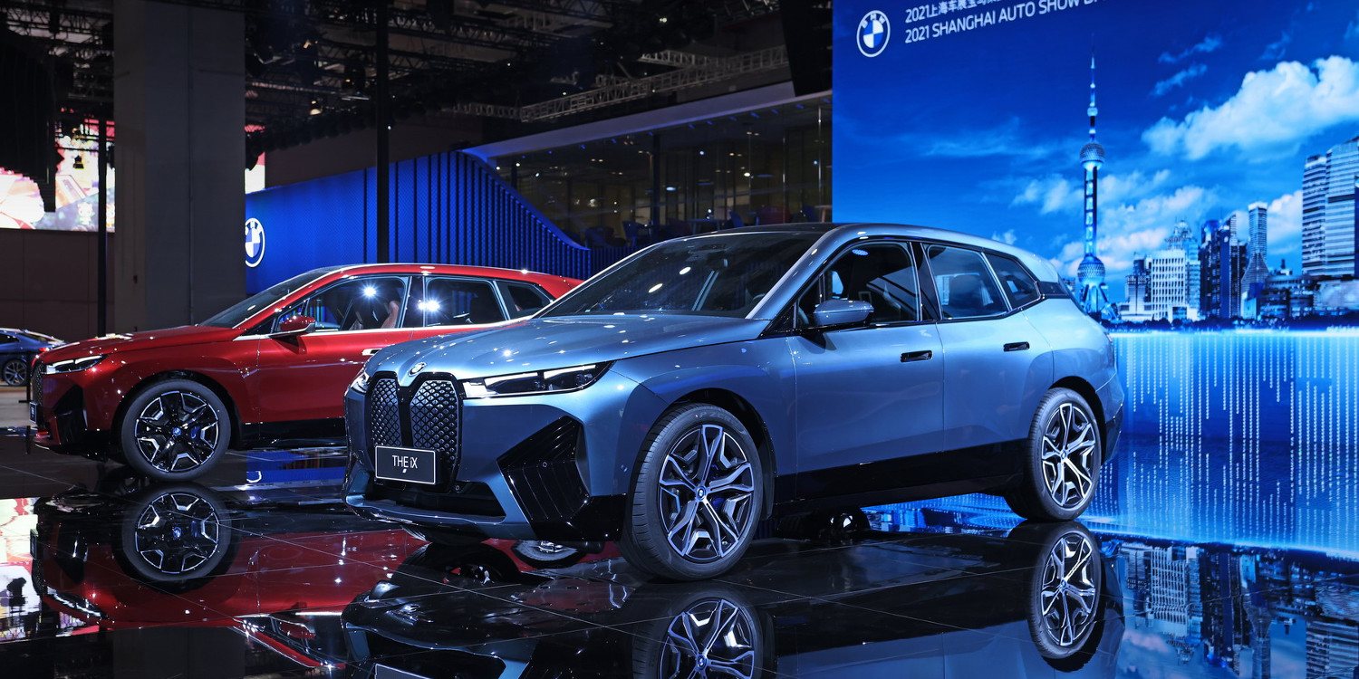 BMW presenta variantes para la serie iX
