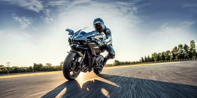 La Kawasaki Ninja H2R recibe algunos ajustes