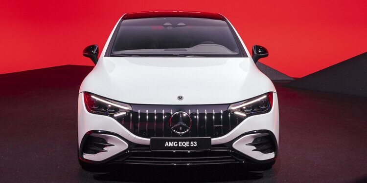 Mercedes EQE 43 4MATIC y EQE 53 4MATIC+
