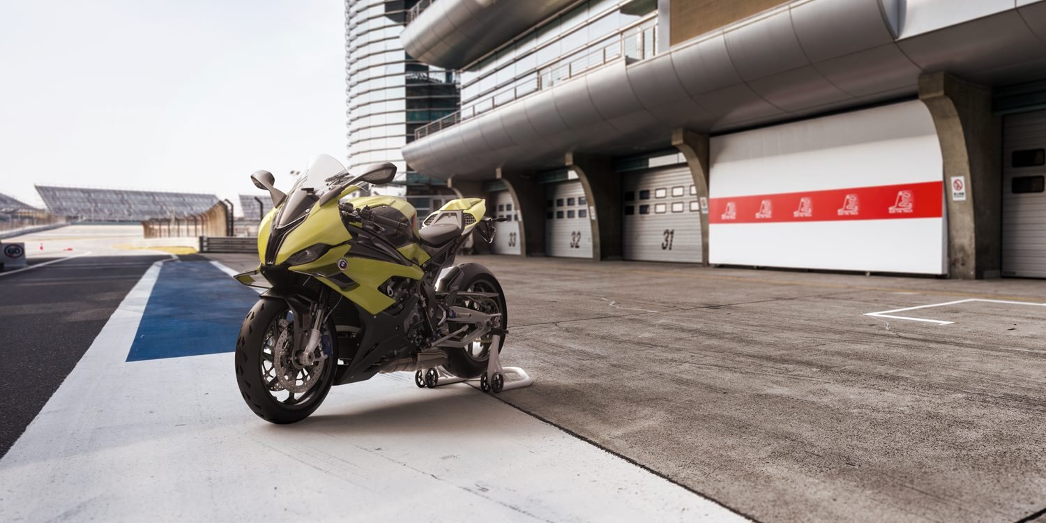 BMW M 1000 RR, una moto muy especial en su 50 aniversario