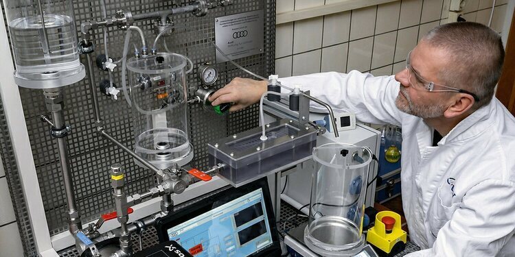 Audi se adentra en el universo de la minería microinvasiva