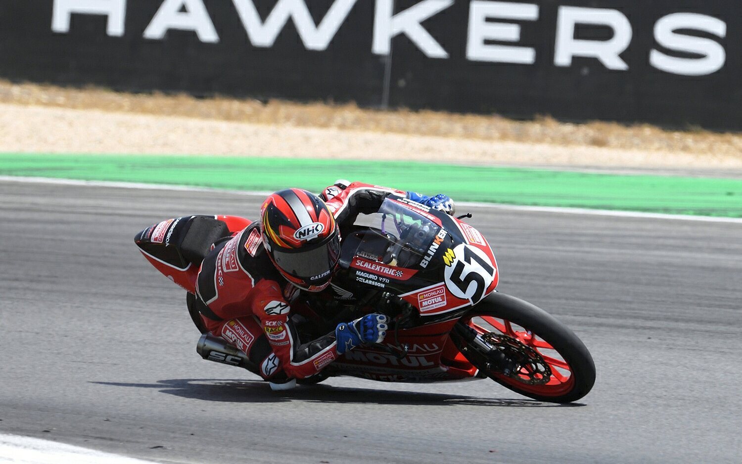 Brian Uriarte gana por 'photo finish' en Portimao