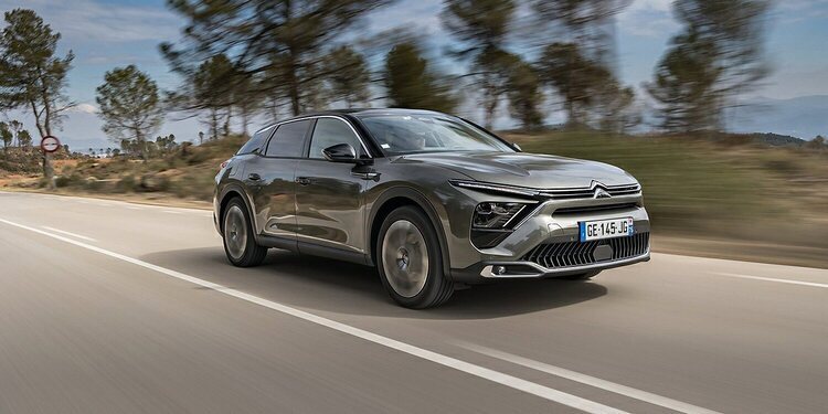 Los clientes apuestan por la versión híbrida enchufable del nuevo Citroen C5 X