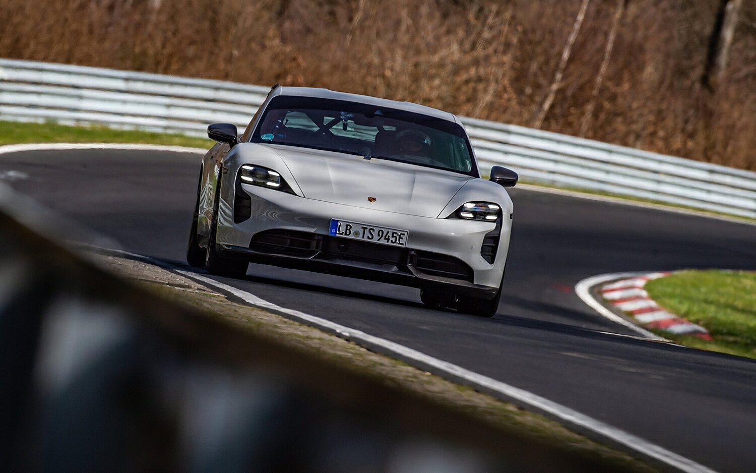Porsche Taycan sigue rompiendo los récords del infierno verde