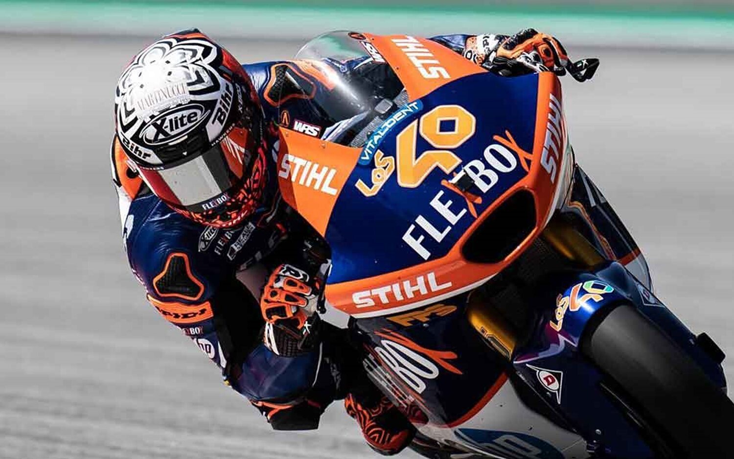 Arón Canet lidera la combinada de Moto2