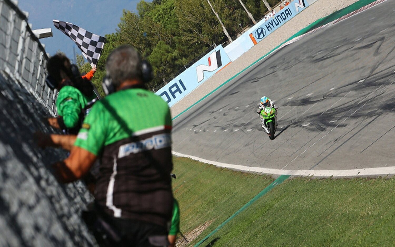 Steeman domina y retrasa el título de Díaz