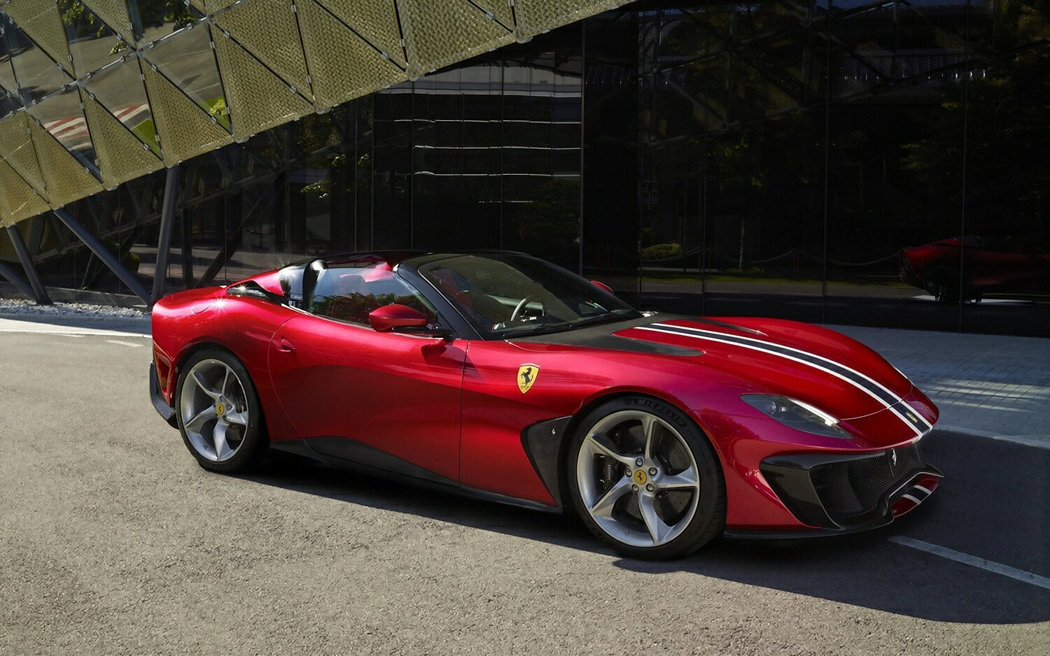 Nuevo Ferrari SP51, el roadster definitivo