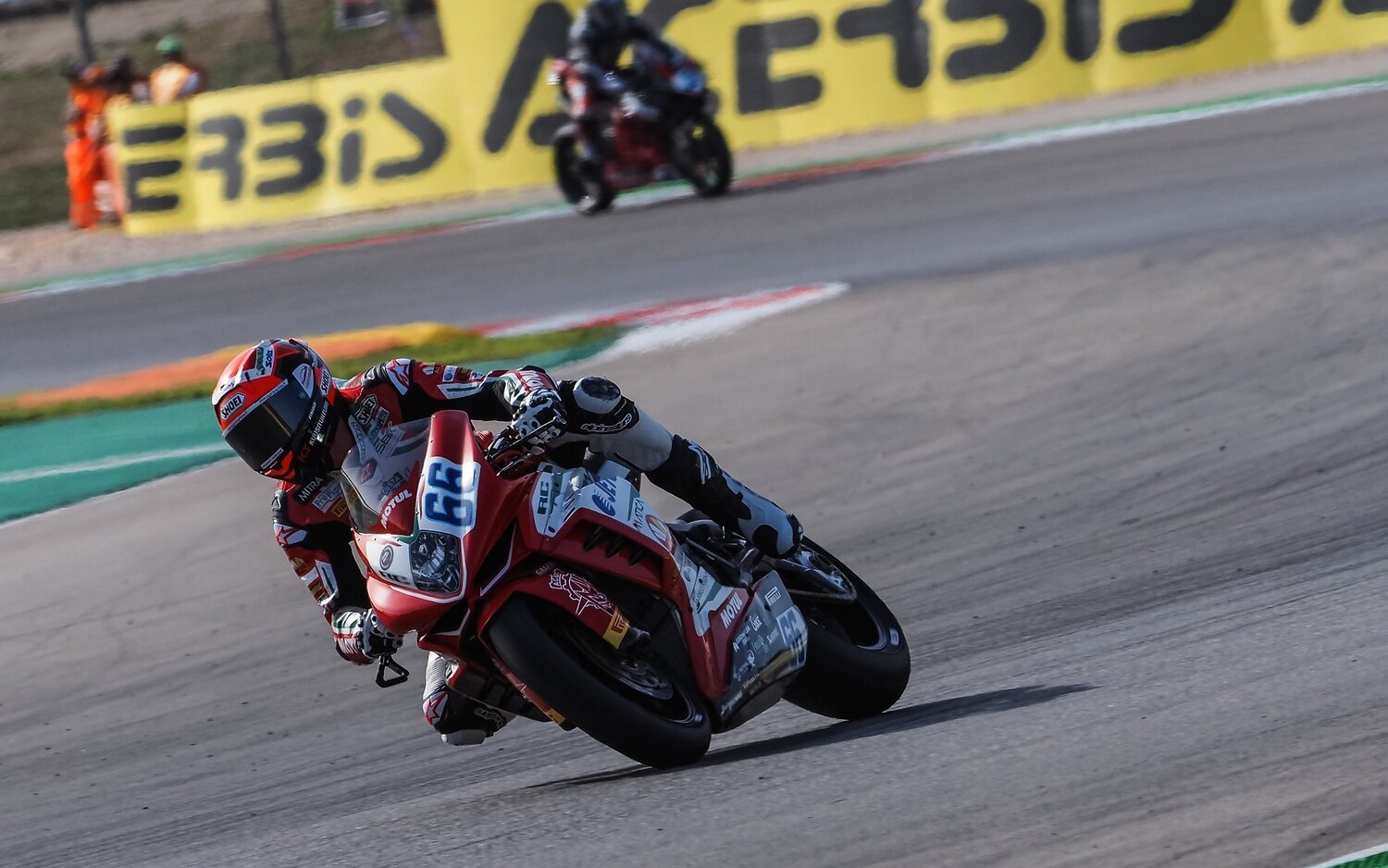 Niki Tuuli se mantiene al frente del Supersport