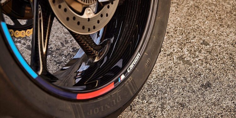 BMW S 1000 RR apuesta por Dunlop