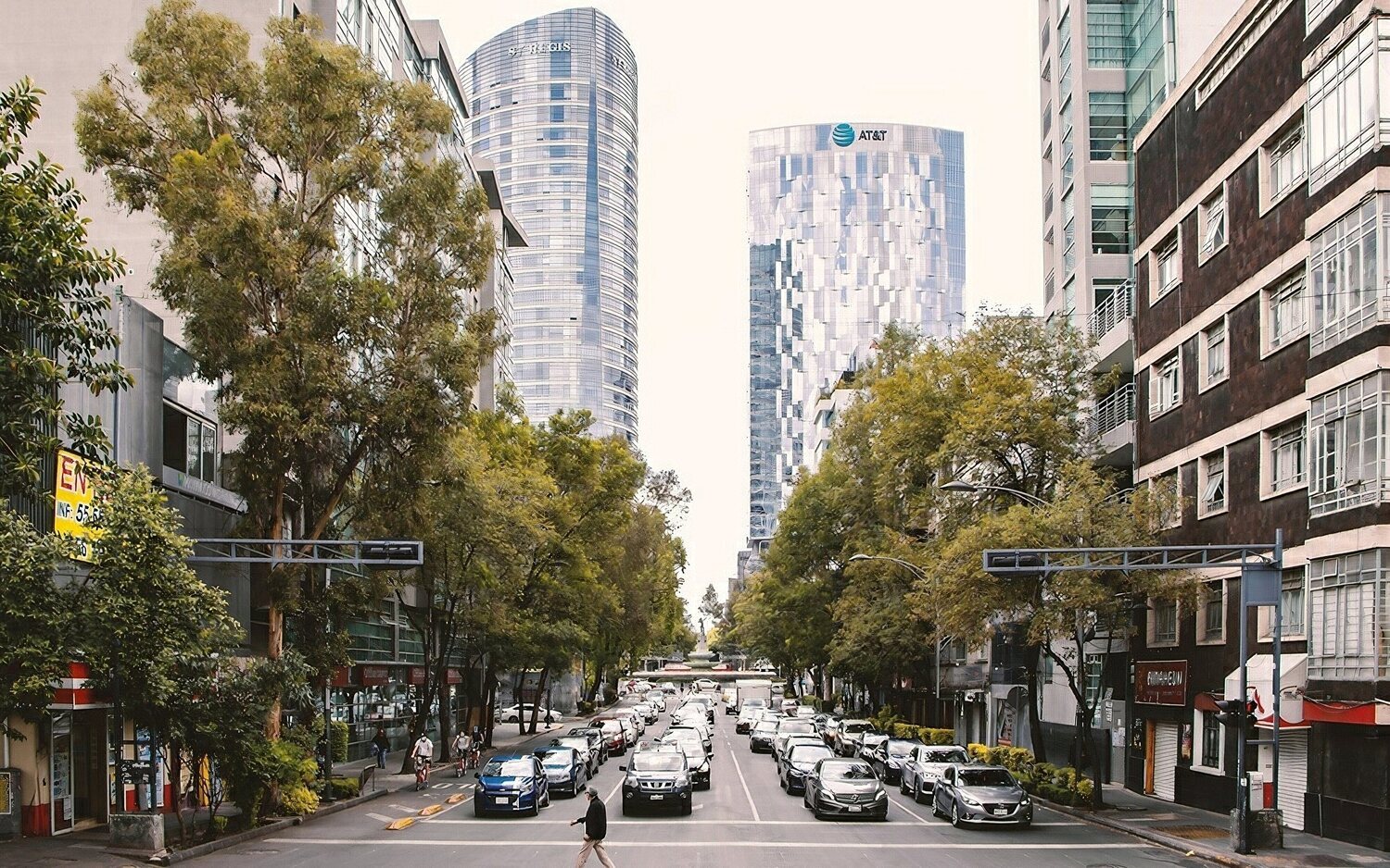 Los españoles siguen empleando el coche para moverse por la ciudad