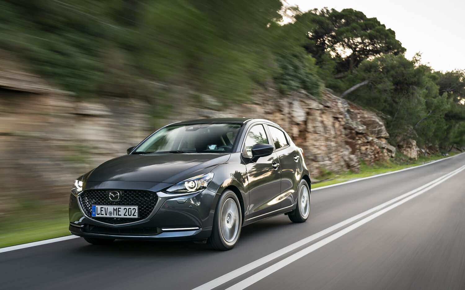 Mazda se adentra en los eléctricos