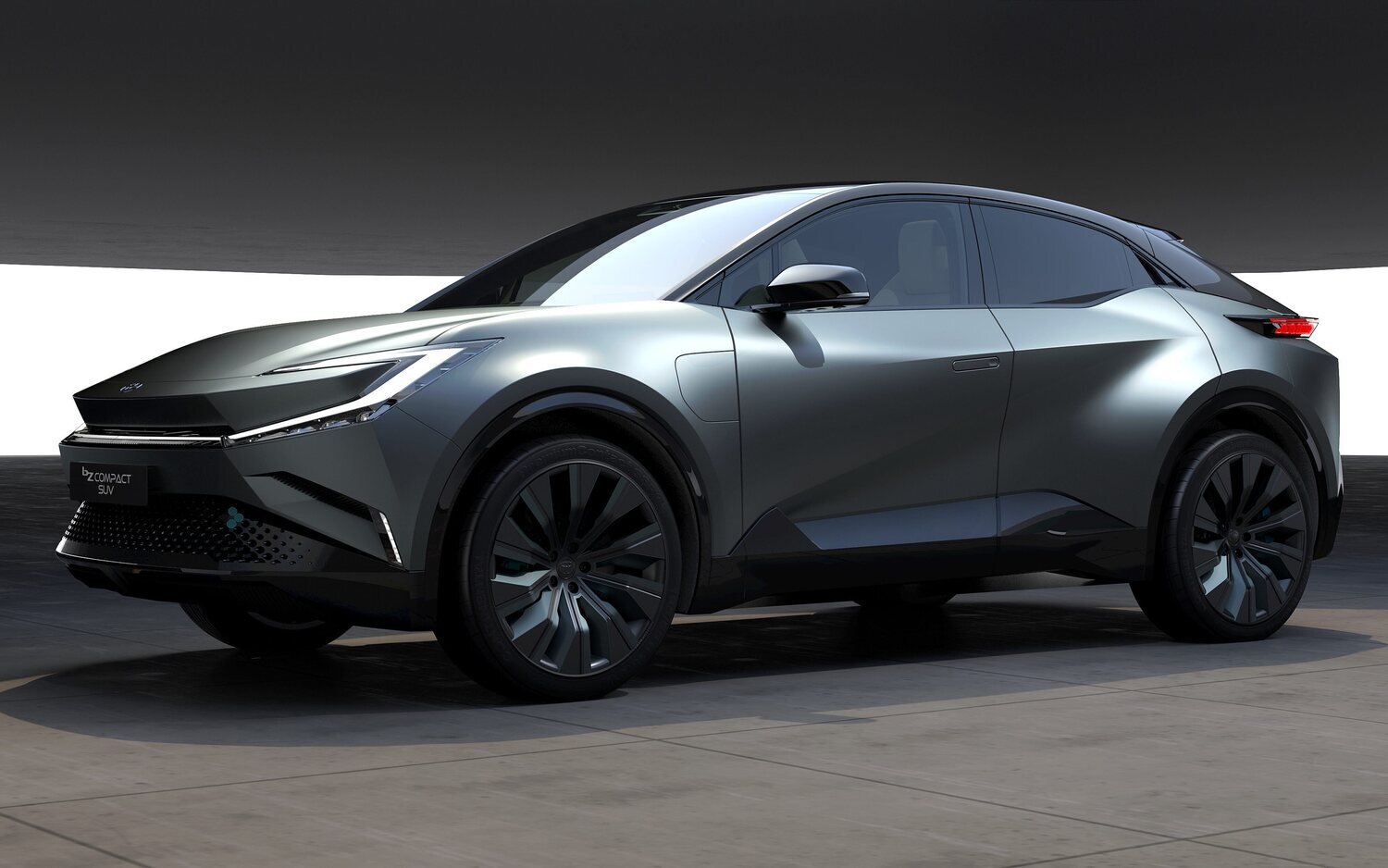 Toyota intenta plantar cara a Tesla