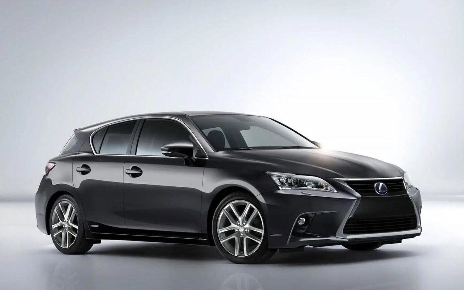 Lexus CT podría volver con un bajo precio