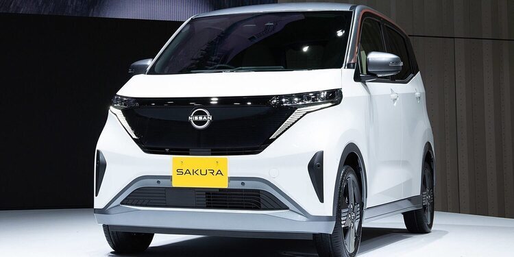 El Nissan Sakura sorprende por sus reducidas dimensiones