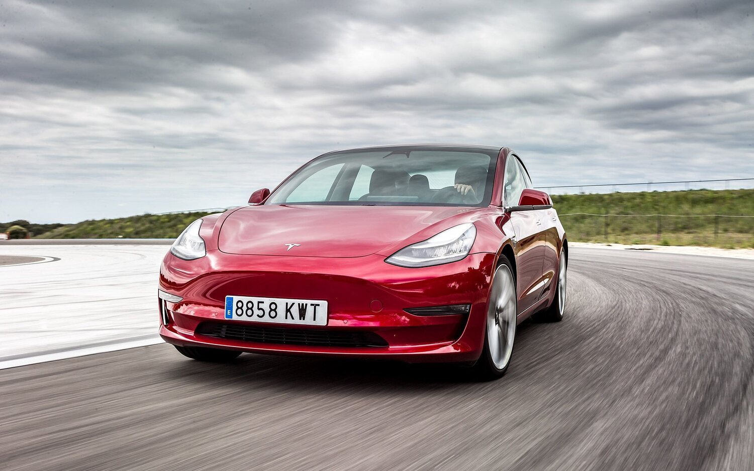 Tesla se queda anticuada en el diseño de sus coches