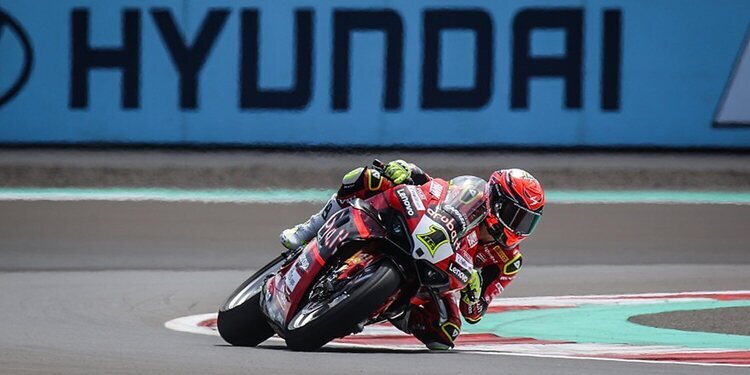 Álvaro Bautista vuelve a ganar en la 'Race 2' en Indonesia