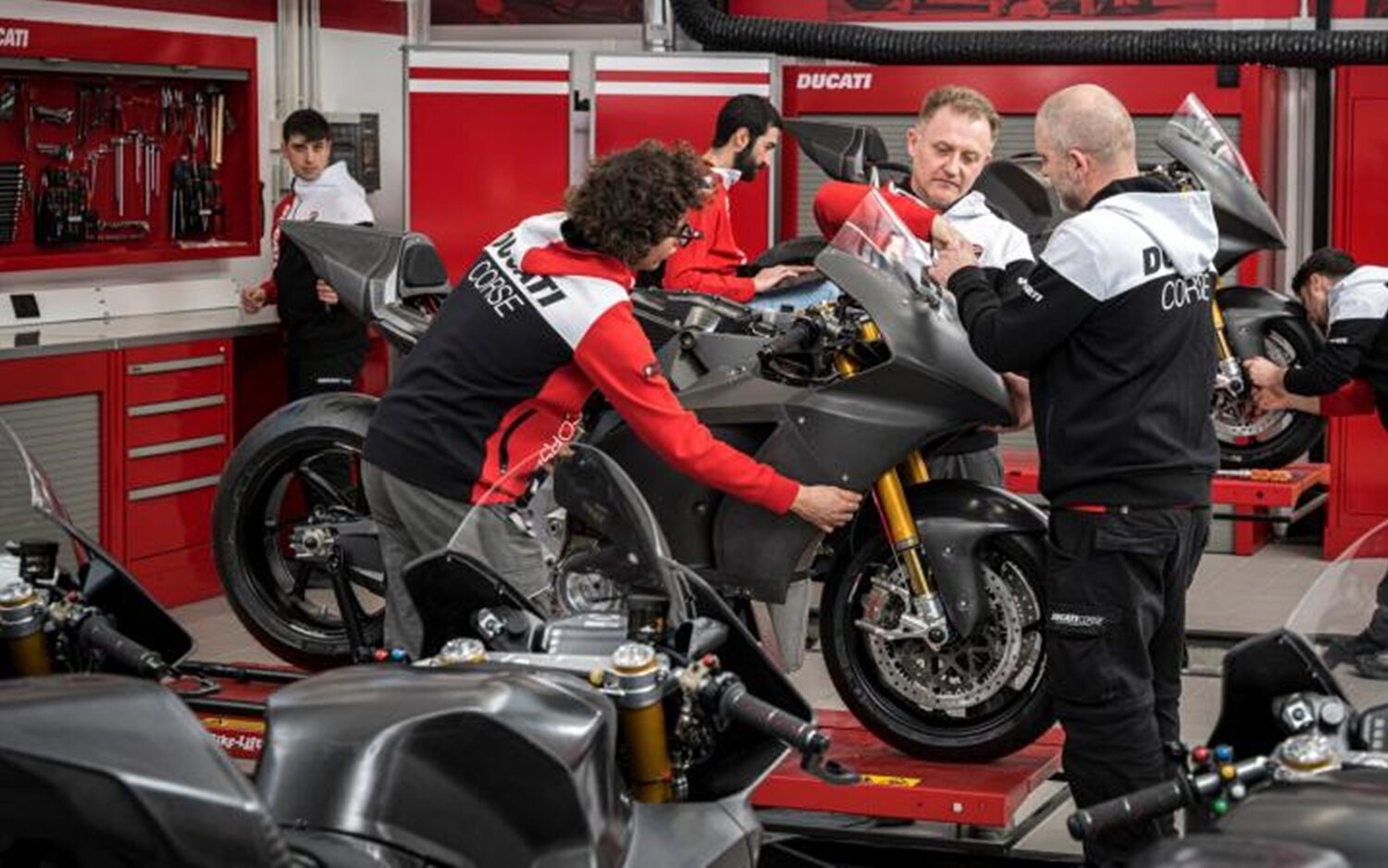 Test MotoE Jerez: Luca Savadori lideró en la lluvia