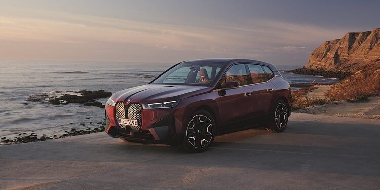 BMW anuncia el lanzamiento de 6 coches eléctricos en 2025