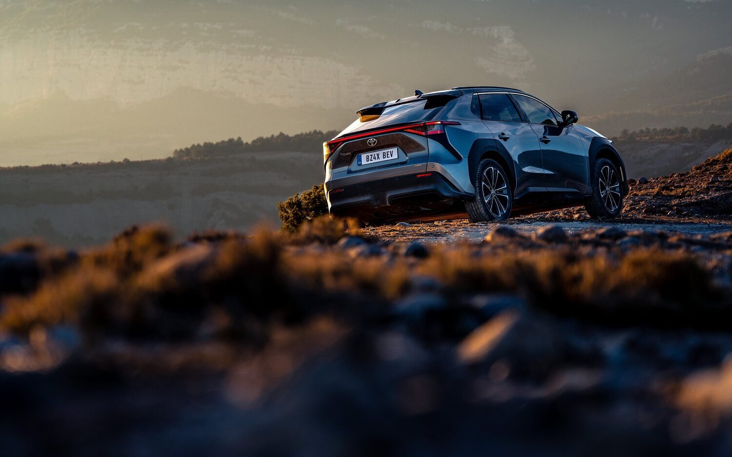 Toyota anuncia el lanzamiento de 10 coches eléctricos