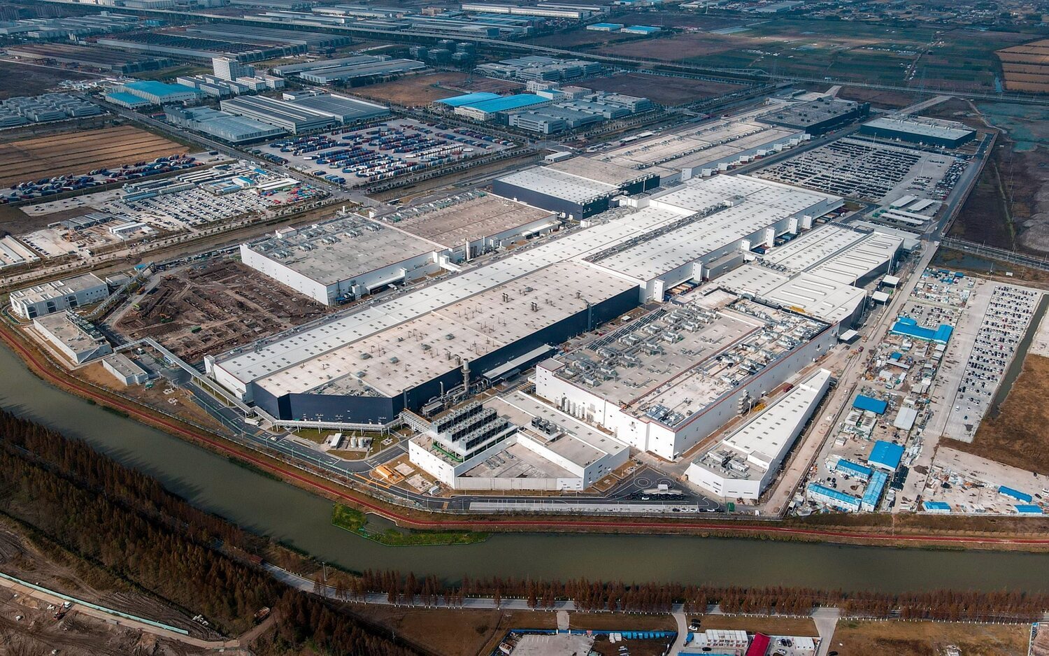Tesla se pone a trabajar y anuncia nueva planta en China