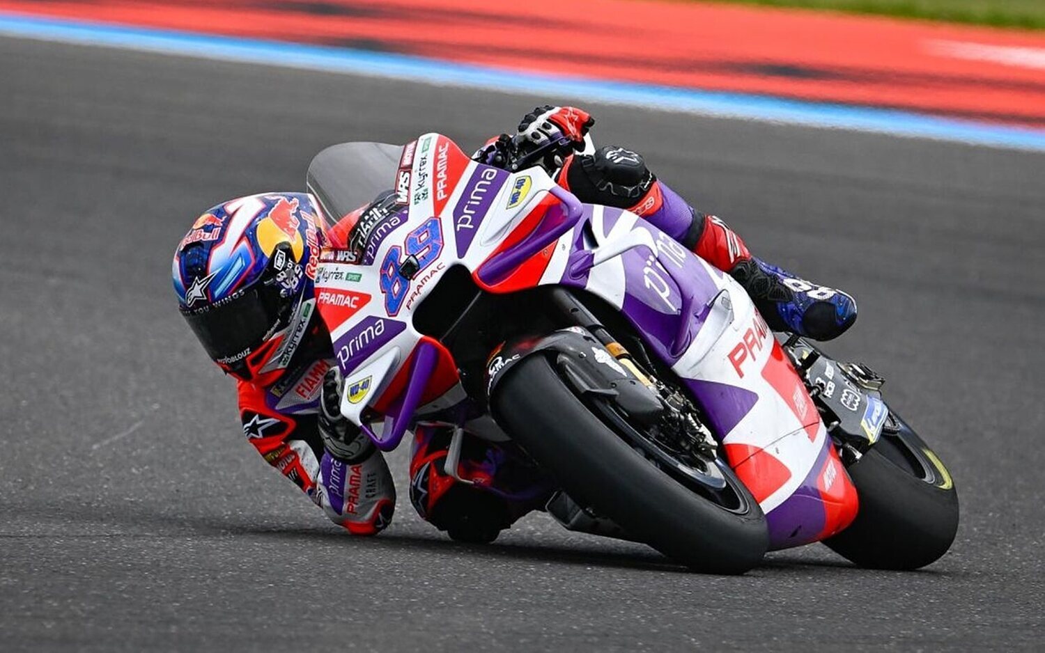 Jorge Martín lidera el viernes con un gran Álex Rins