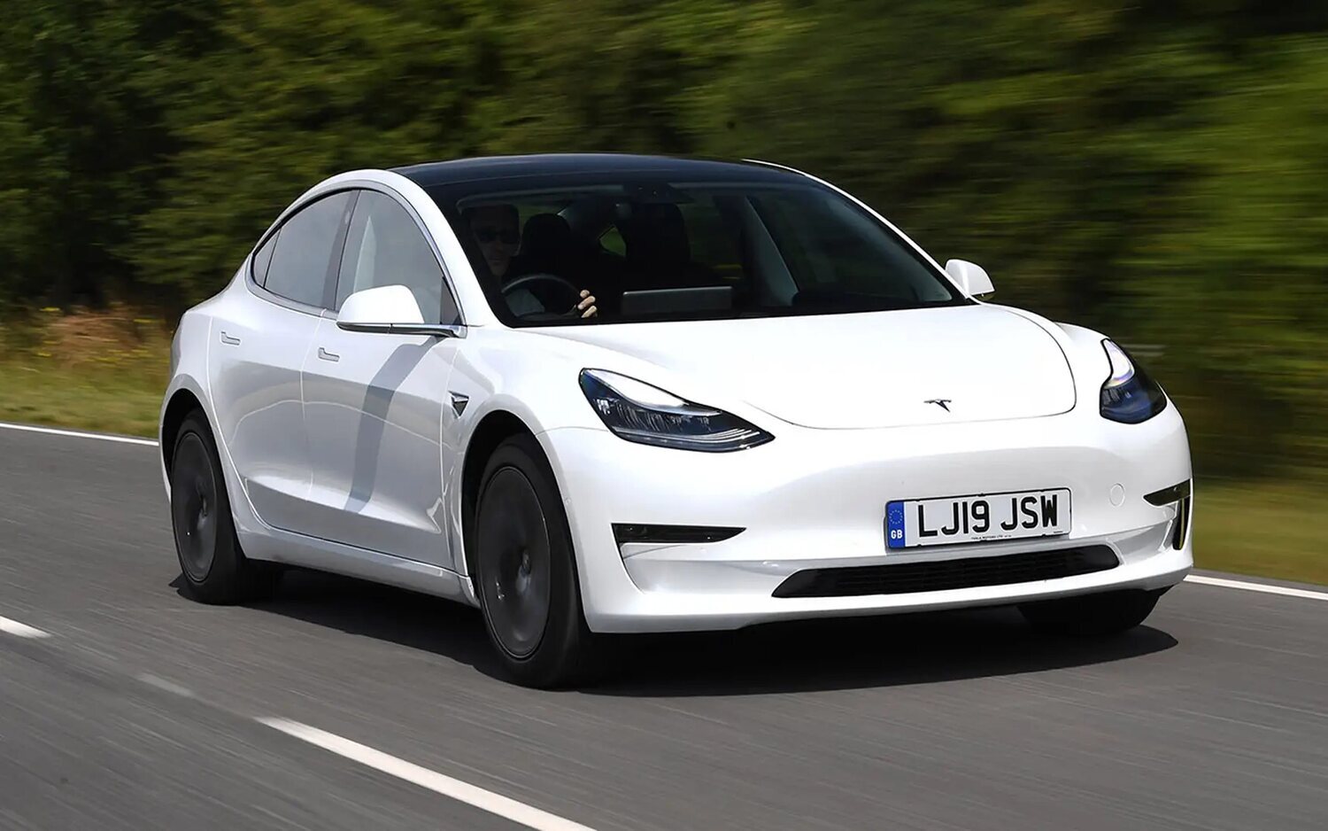 Tesla no se resiente con la bajada de precios