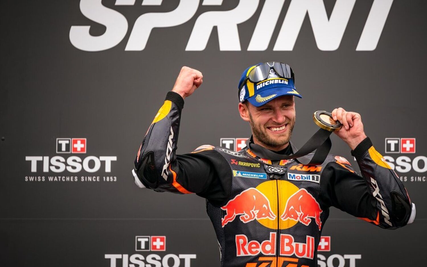 Binder logra la victoria en una Tissot Sprint con comienzo accidentado