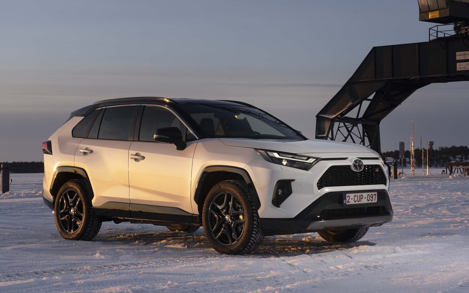 Toyota cierra el 2022 liderando los coches más vendidos