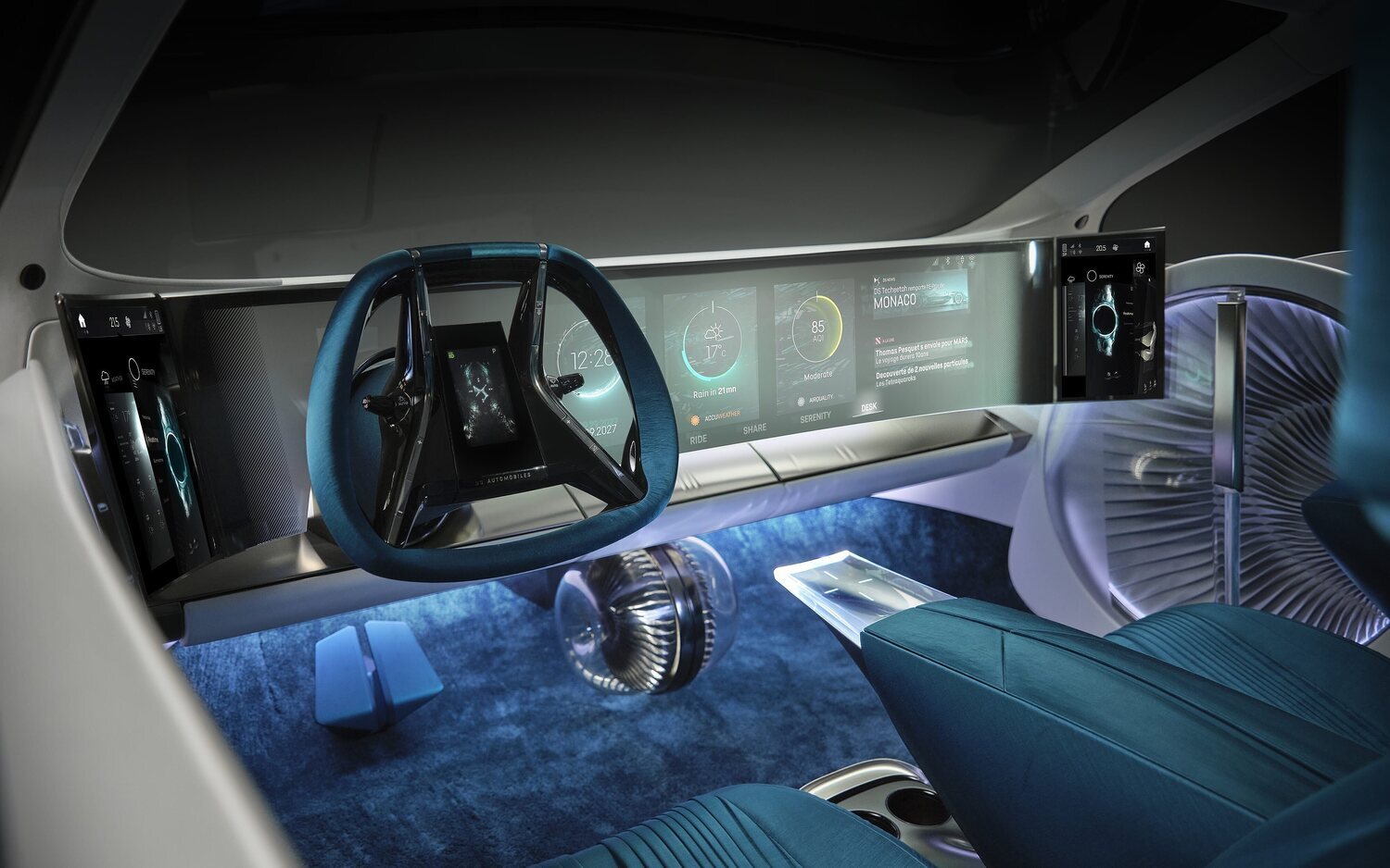 DS se contradice y apostará en 2030 por las pantallas en los coches