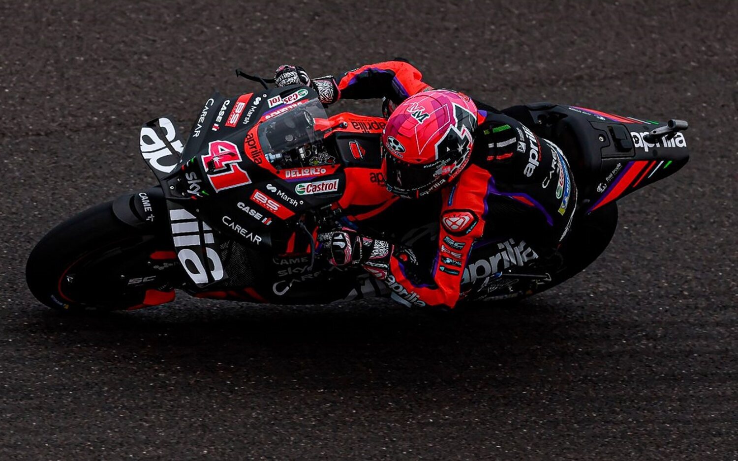 Espargaró, Canet y Masiá dominan en la vuelta a la acción