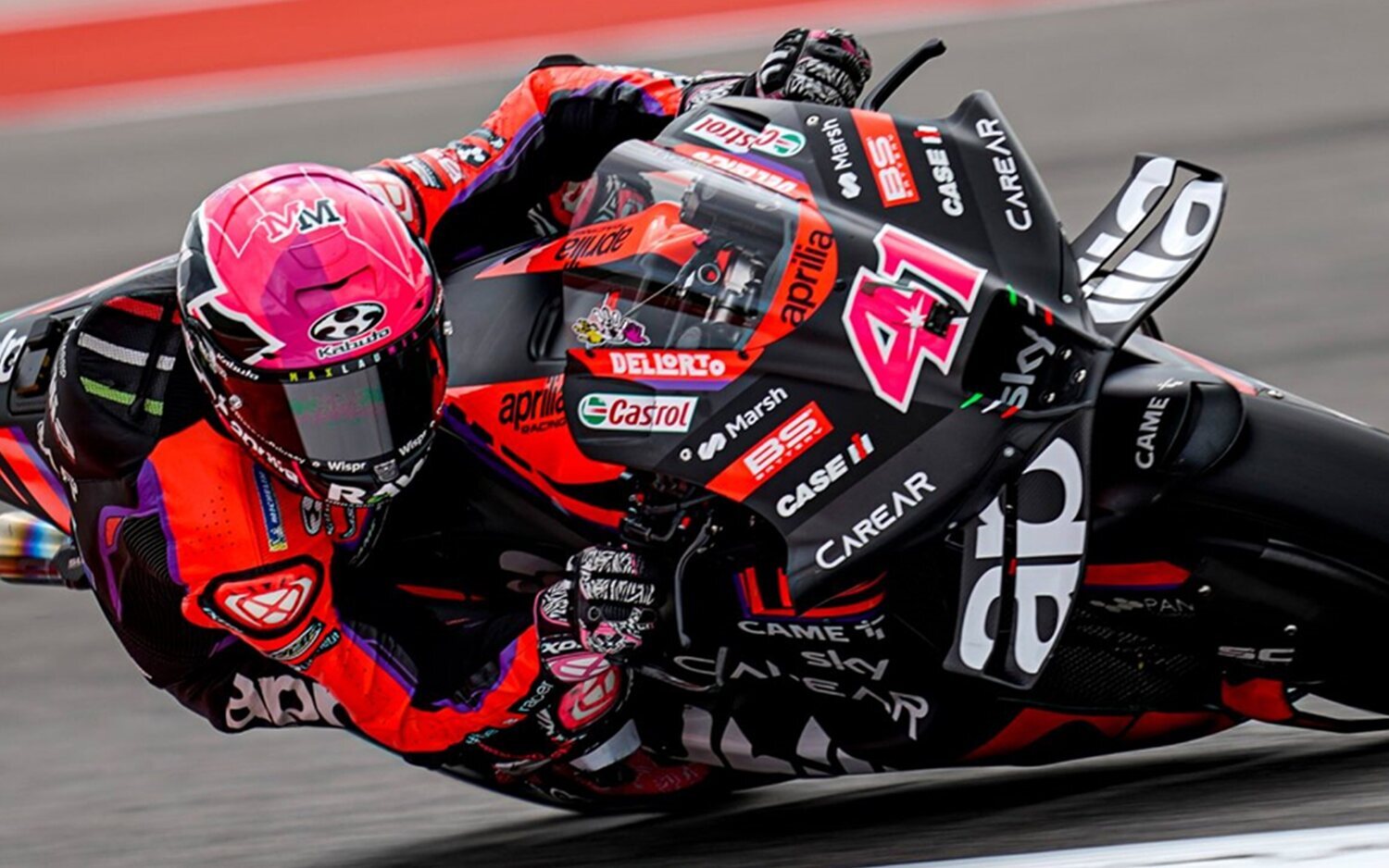 Espargaró se hace con la victoria en una complicada carrera en Silverstone