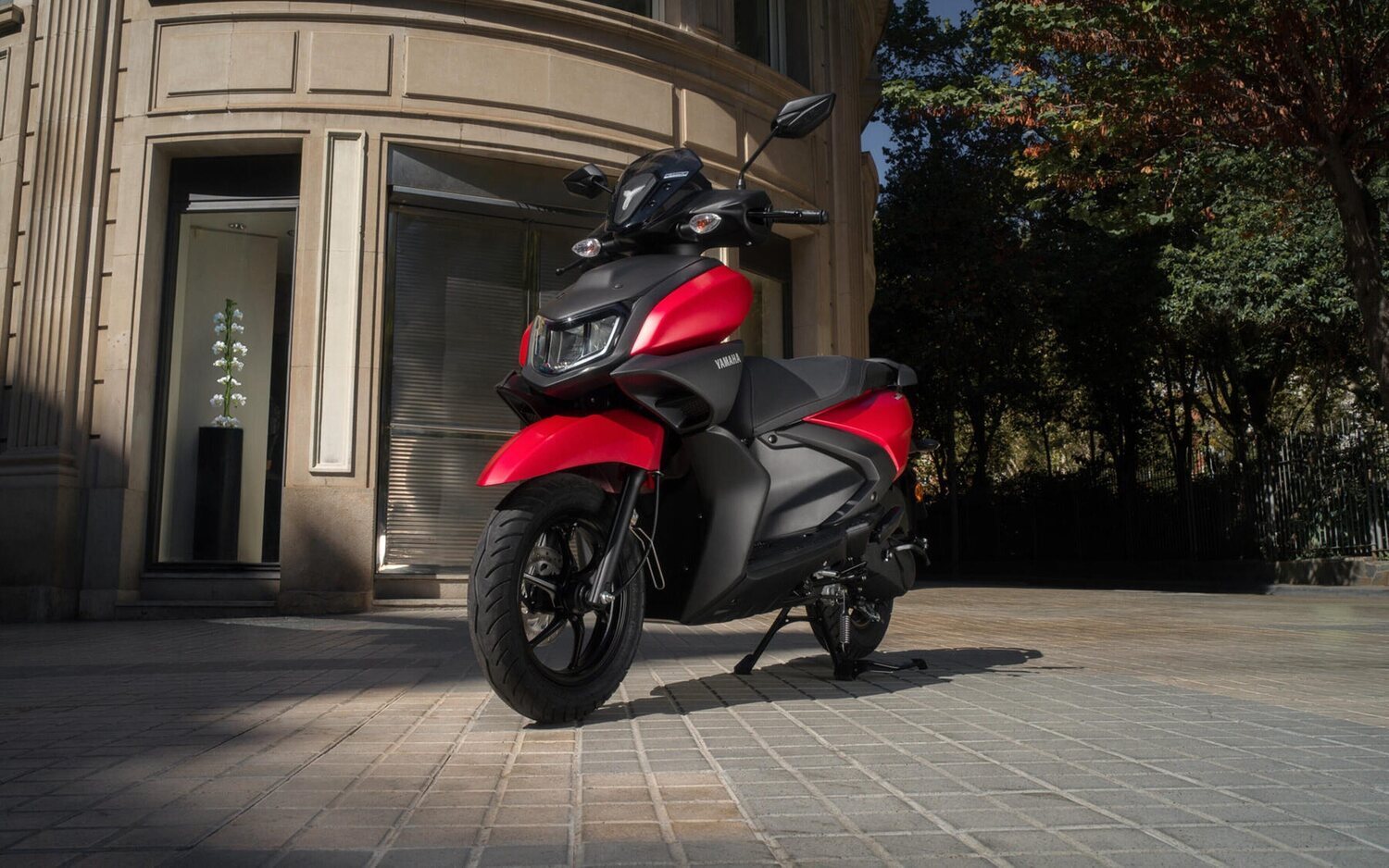 Yamaha RayZR, el primer scooter híbrido pensado para Europa