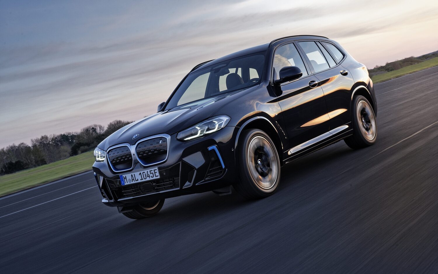 BMW iX3, un coche renovado para 2025