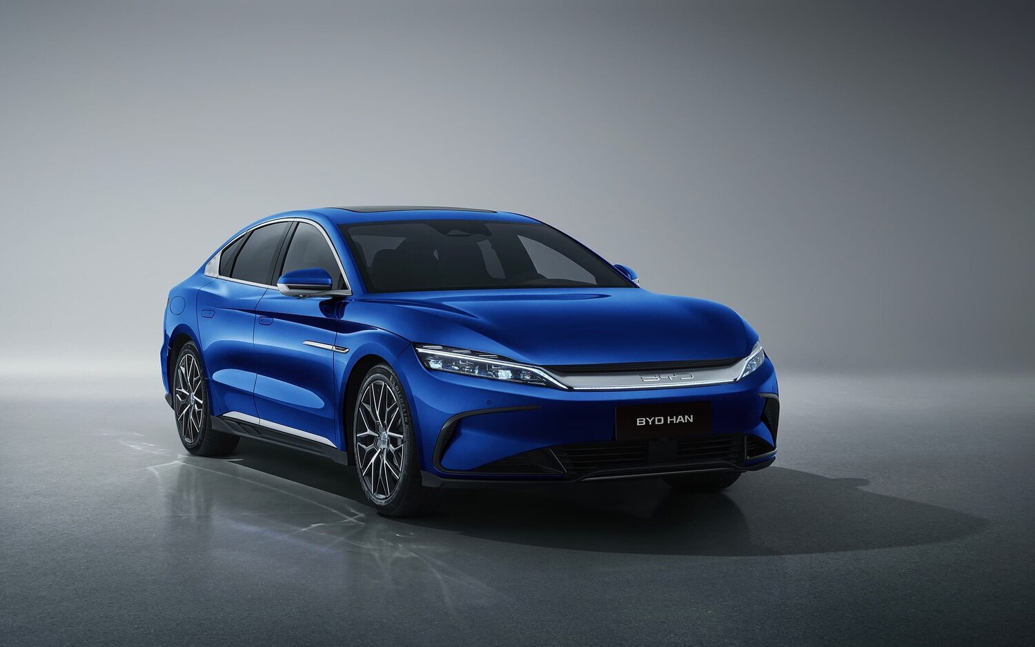 BYD sorprende y renueva el BYD Han por completo