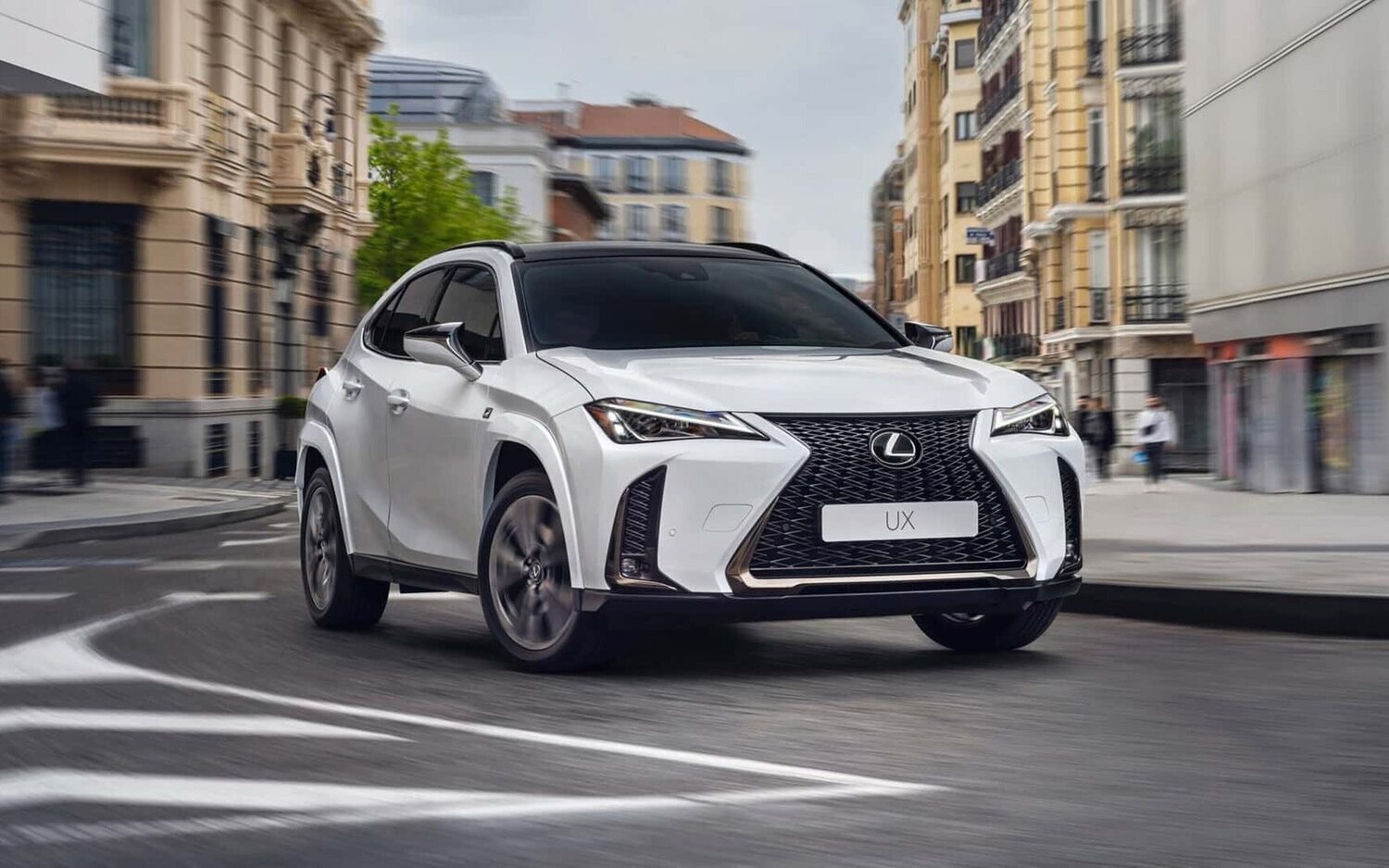 Lexus UX 300h se renueva con una versión más agresiva