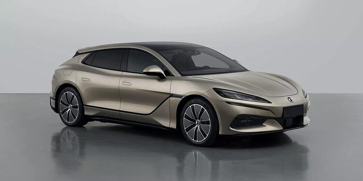 BYD se prepara para la llegada del 9 GT en 2025