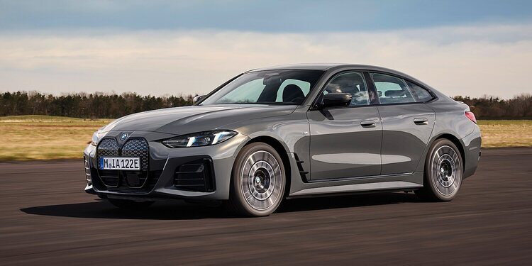 BMW i4 cambia a mitad de ciclo por completo